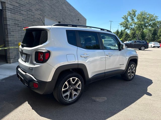 Used 2017 Silver Jeep Latitude image 5