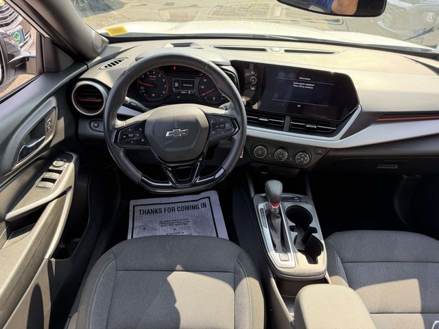 Used 2024 Chevrolet Trax SUV