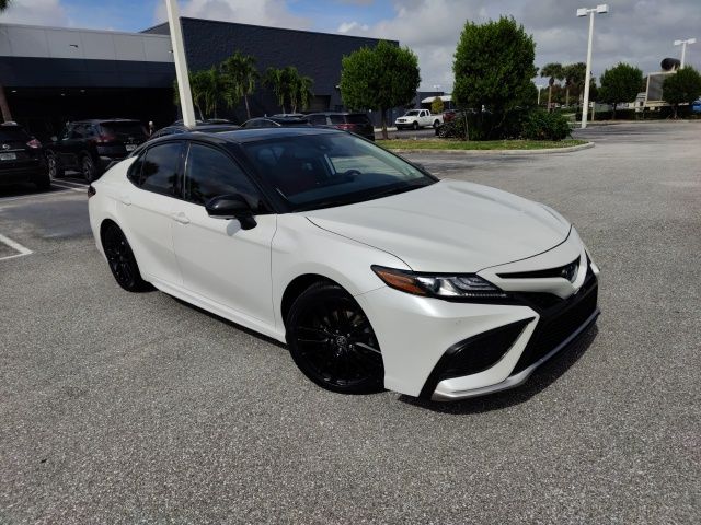 2023 Toyota Camry Hybrid XSE 2