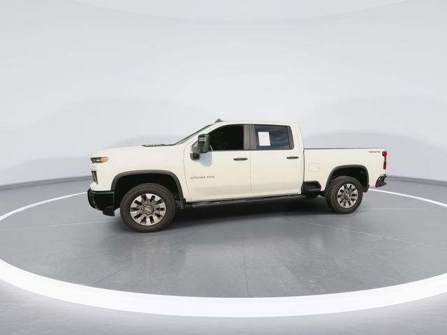 Used 2026 White Chevrolet Custom image 5