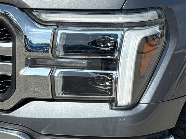 Used 2025 Gray Ford Lariat image 4