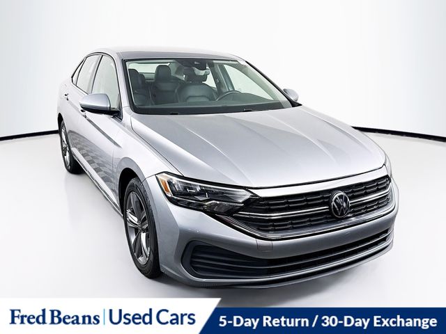 Silver 2024 Volkswagen Jetta Sedan Front-Wheel Drive 8-Speed Automatic