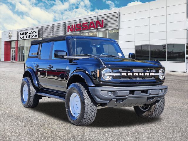 2022 Ford Bronco 4-Door Outer Banks's photo