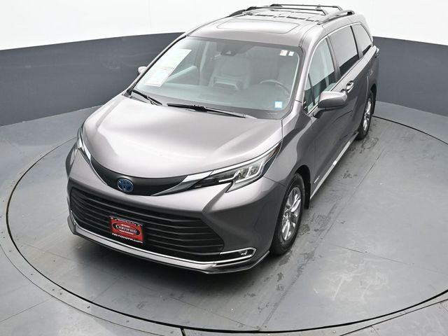 2021 Toyota Sienna XLE 31