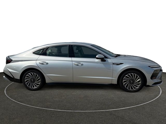 Certified Used 2025 Silver Hyundai SEL image 6