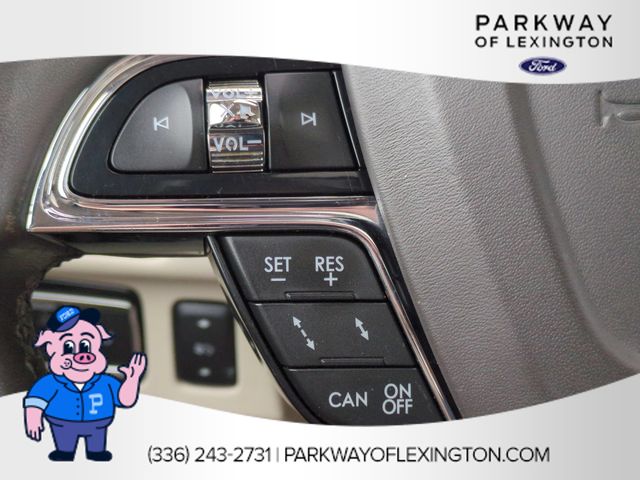 Used 2019 White Lincoln Reserve image 16