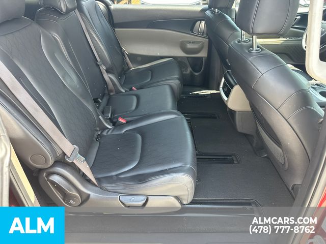 Used 2025 Red Kia LXS image 17