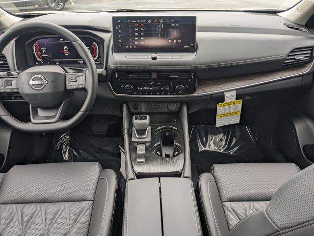 2025 Nissan Rogue Platinum photo