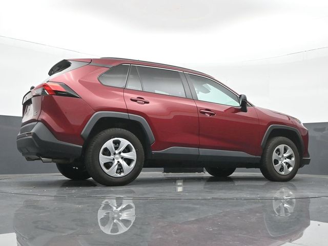 2021 Toyota RAV4 LE 38