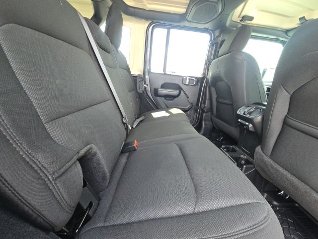 2021 Jeep Wrangler Unlimited Willys:L43469A
