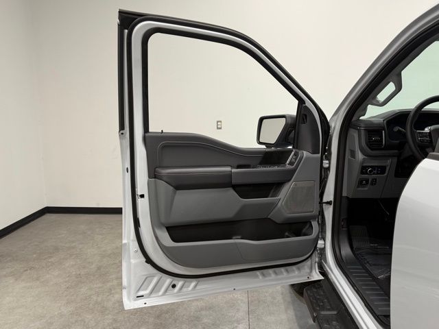 2025 Ford F-150 Lightning Flash photo