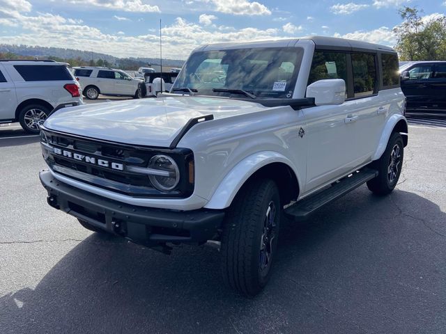 2024 Ford Bronco Outer Banks 8