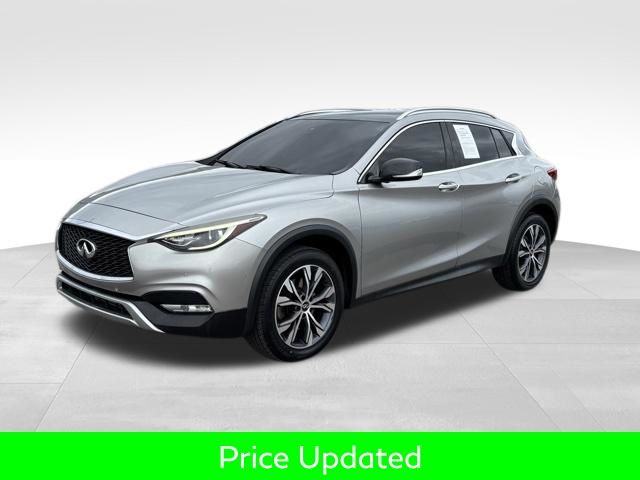 2017 INFINITI QX30 Premium AWD