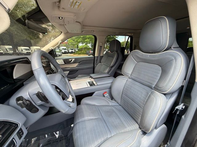 2019 Lincoln Navigator Black Label photo