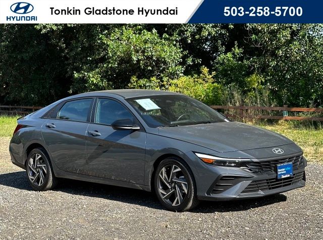 Ecotronic Gray 2025 Hyundai Elantra Sedan Front-Wheel Drive Continuously Variable Transmission