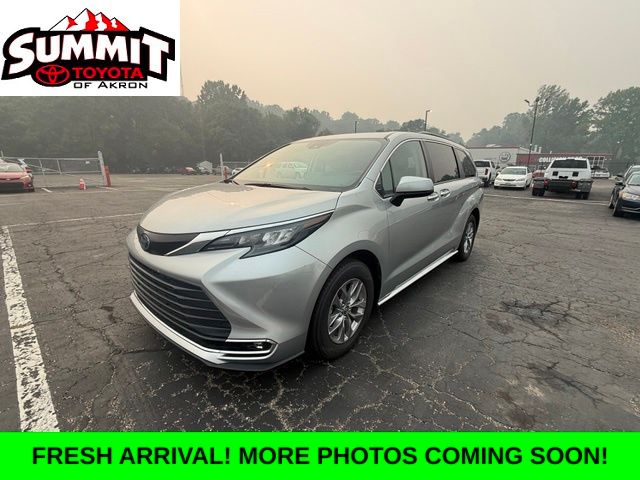 2024 Toyota Sienna XLE - Main Image