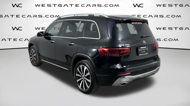 Mercedes-BenzGLB41