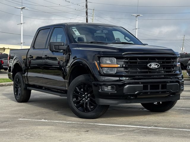 New 2026 Black Ford XLT image 2
