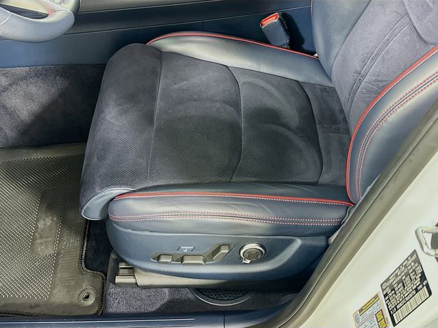 Thumbnail: 2022 Genesis GV70 - 20