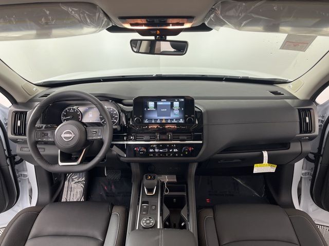 2025 Everest White Pearl Tricoat Nissan Pathfinder SL 4X4 SUV