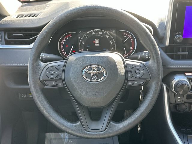 2024 Toyota RAV4 LE 8