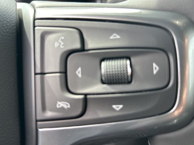 2025 Chevrolet Silverado 1500 LT photo