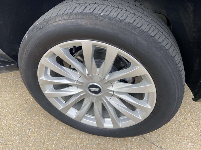 Used 2024 Silver Cadillac Luxury image 7