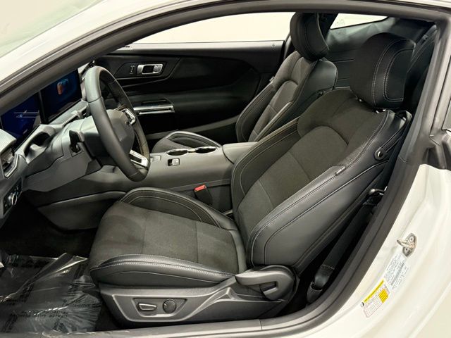 2025 Ford Mustang EcoBoost photo