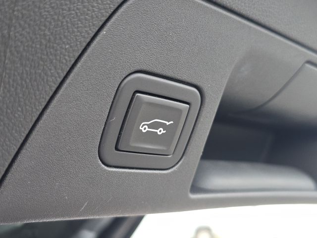 2023 Buick Envision Essence:C02556