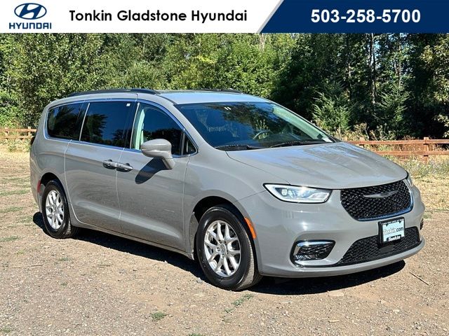 Ceramic Gray Clearcoat 2022 Chrysler Pacifica Minivan Front-Wheel Drive 9-Speed Automatic