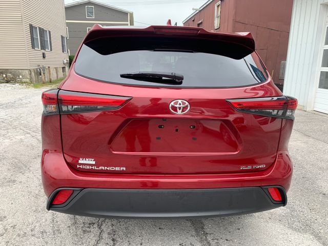 Used 2023 Toyota Highlander SUV
