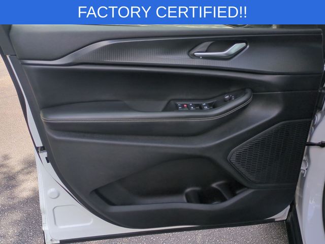 Used 2023 White Jeep Altitude X image 12