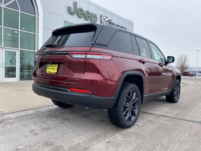 2025 Jeep Grand Cherokee Limited - Velvet Red Pearlcoat exterior view 5