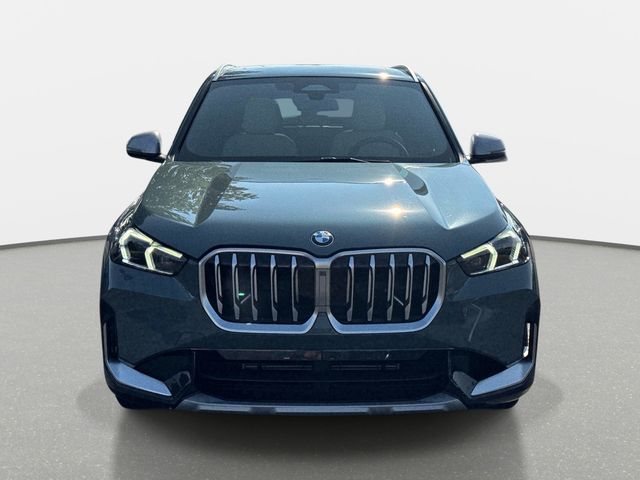 Used 2023 Green BMW xDrive28i image 8