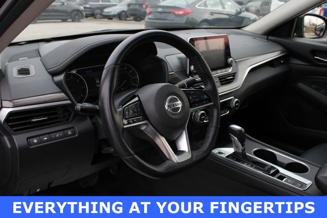 Used 2019 Black Nissan 2.5 SL image 2