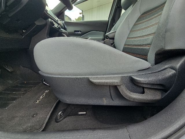2024 Nissan Kicks SR:168732B