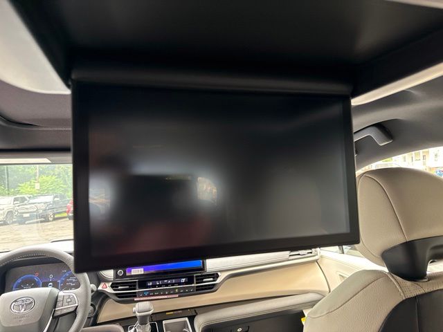 New 2026 Toyota Sienna Van