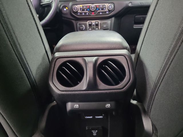 2021 – Jeep – Wrangler