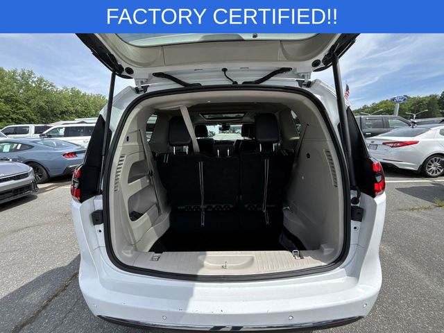 Used 2024 White Chrysler Limited image 22