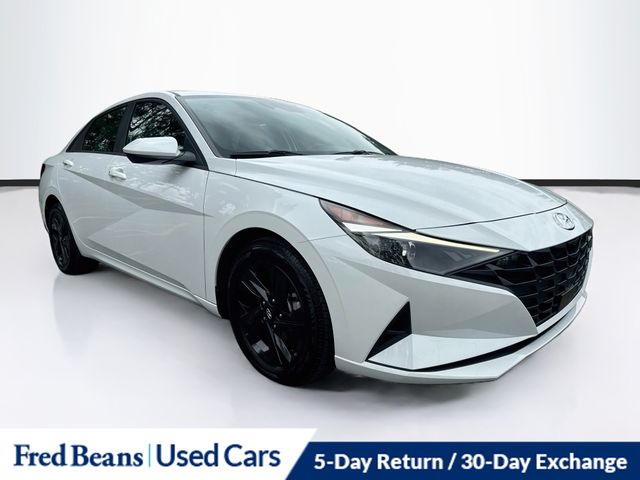 Quartz White 2021 Hyundai Elantra Sedan Front-Wheel Drive Continuously Variable Transmission