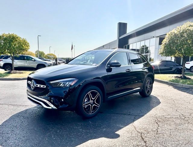 New 2026 Black Mercedes-Benz GLA 250 image 5