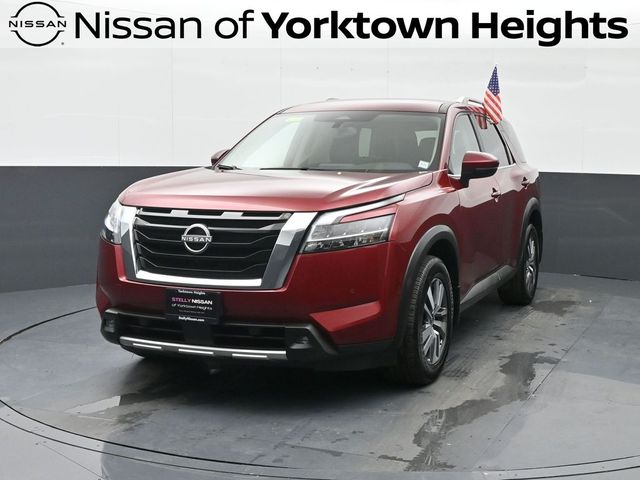 2022 Nissan Pathfinder SL's photo