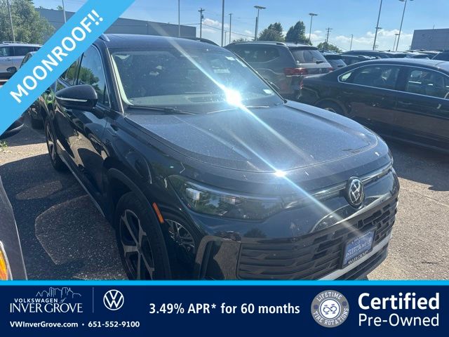 Deep Black Pearl 2025 Volkswagen Tiguan SE 4Motion SUV / Crossover All-Wheel Drive 8-Speed Automatic