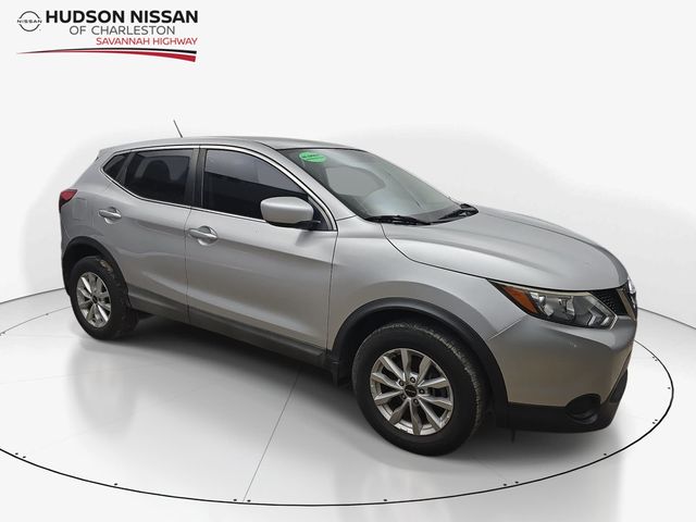 Brilliant Silver 2017 Nissan Rogue Sport SUV / Crossover Front-Wheel Drive Continuously Variable Transmission