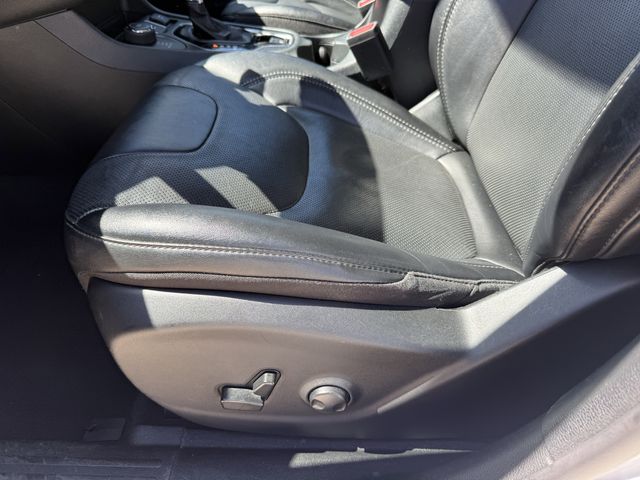 2023 Jeep Cherokee Altitude White at Wharton Chevrolet GMC