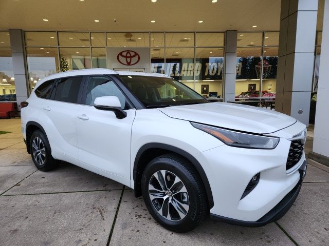 2025 Toyota Highlander XLE AWD