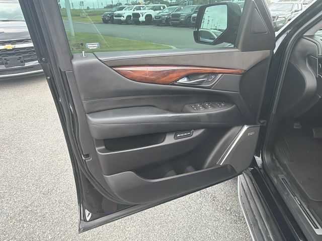 Used 2016 Cadillac Escalade SUV