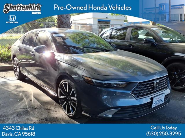 2025 Honda Accord Hybrid Touring's photo