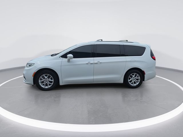 Used 2021 Bright White Clearcoat Chrysler Touring L image 5