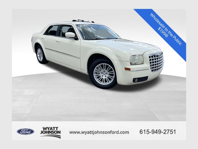 Cool Vanilla Clearcoat 2008 Chrysler 300 Sedan Rear-Wheel Drive 4-Speed Automatic